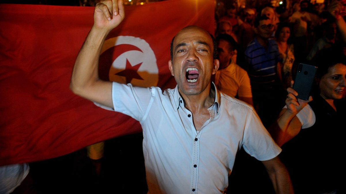 Změníme volební zákon, slíbil tuniský prezident po referendu